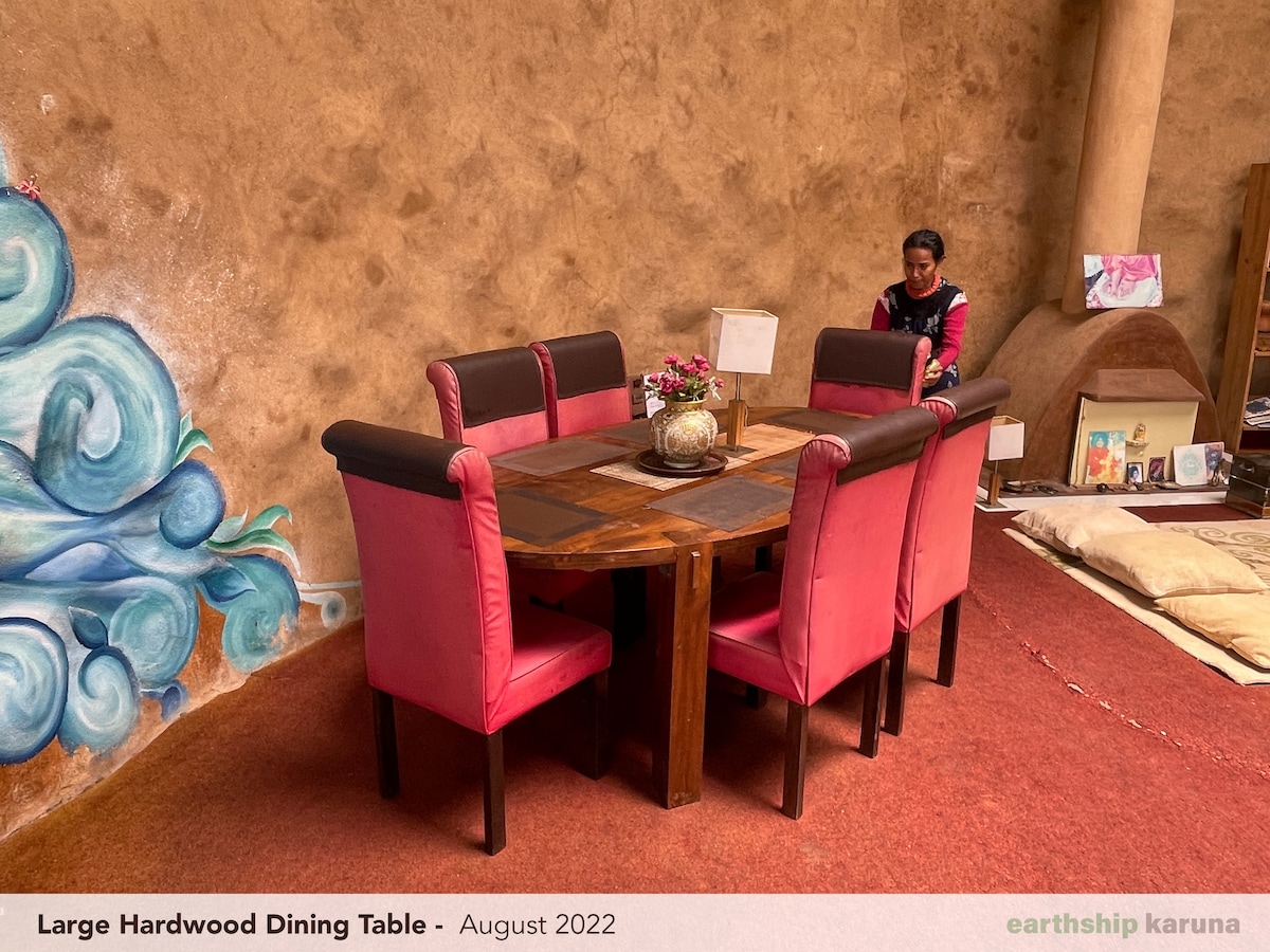 Dining area looking out to the mountains